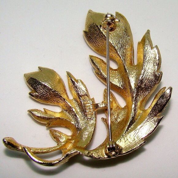 Vintage Gold Tone Leaf Brooch Signed Lisner - Picture 5 of 7